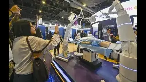 AI is neither poison nor panacea for doctors