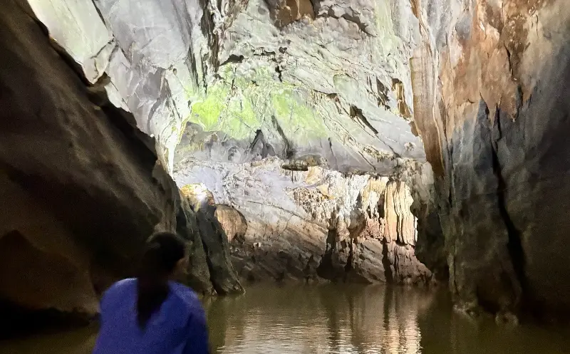 The Phong Nha cave can be explored by boat via a long underground river - Lee Cobaj