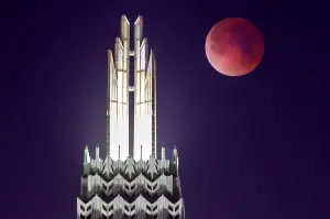 Stunning lunar eclipse pictures as blood moon fills the sky in several continents