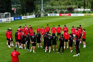 استبعد نجوما بارزين.. مونتيلا يعلن قائمة تركيا النهائية لكأس العالم