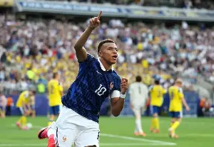 Mbappe scores twice as France breeze past Sweden into World Cup last 16