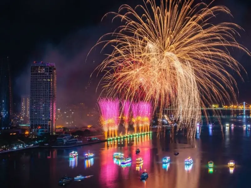 Vinpearl Condotel Riverfront offers a luxurious fireworks viewing experience.