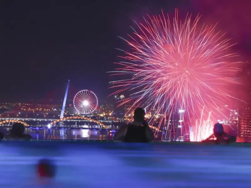 Wyndham Danang Golden Bay La Rooftop for watching fireworks in Danang 2025 is currently being sought after.