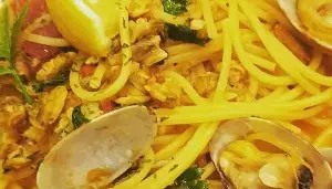 Simple pasta: Spaghetti with White Clam Sauce
