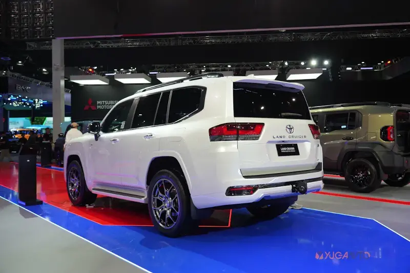 Toyota Land Cruiser 300 HEV / LC300 HEV