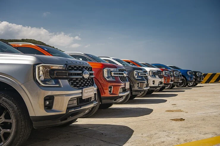 The specifications of the 2026 Ford Everest show significant differences between the various versions.