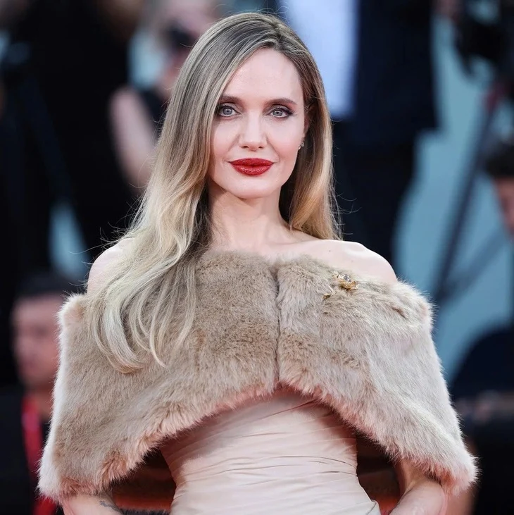 Angelina Jolie - Ảnh 1.