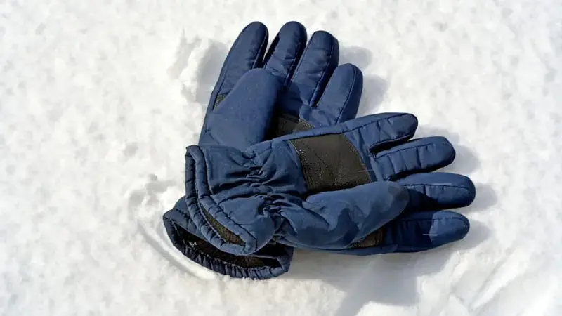 ski gloves