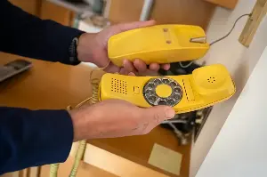 Verizon wants to hang up on landlines, but some customers aren’t so sure