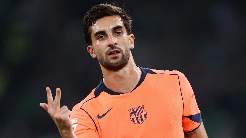 Lewandowski's future in doubt as Torres sparkles for Barcelona