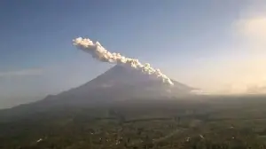Mount Semeru Hit by 583 Eruptive Earthquake in Late May