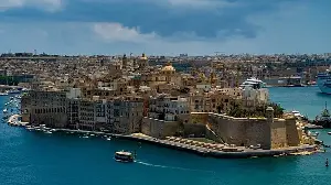 هل أصبحت مالطا أحدث دولة أوروبية تواجه مشكلة السياحة المفرطة وتداعياتها؟