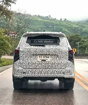 The new generation Toyota Fortuner continues to be spotted on the streets.