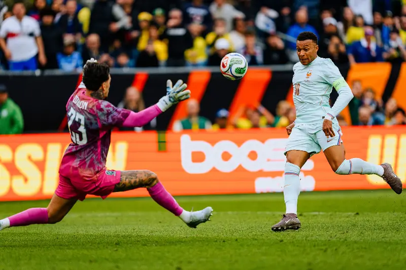 Mbappe Brazil France.jpg