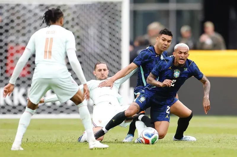 Casemiro Brazil France.jpg