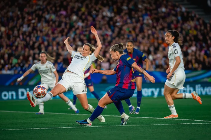Putellas ra sân lần thứ 500, Barcelona vùi dập Real Madrid tứ kết Champions League nữ - Ảnh 2.