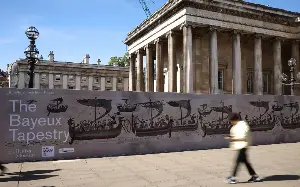Gen Z turns off screens to join the Bayeux boom