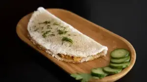 Healthy Cucumber Neer Dosa with Soft Texture and Hydrating Ingredients for a Refreshing Summer Meal with Easy Digestion