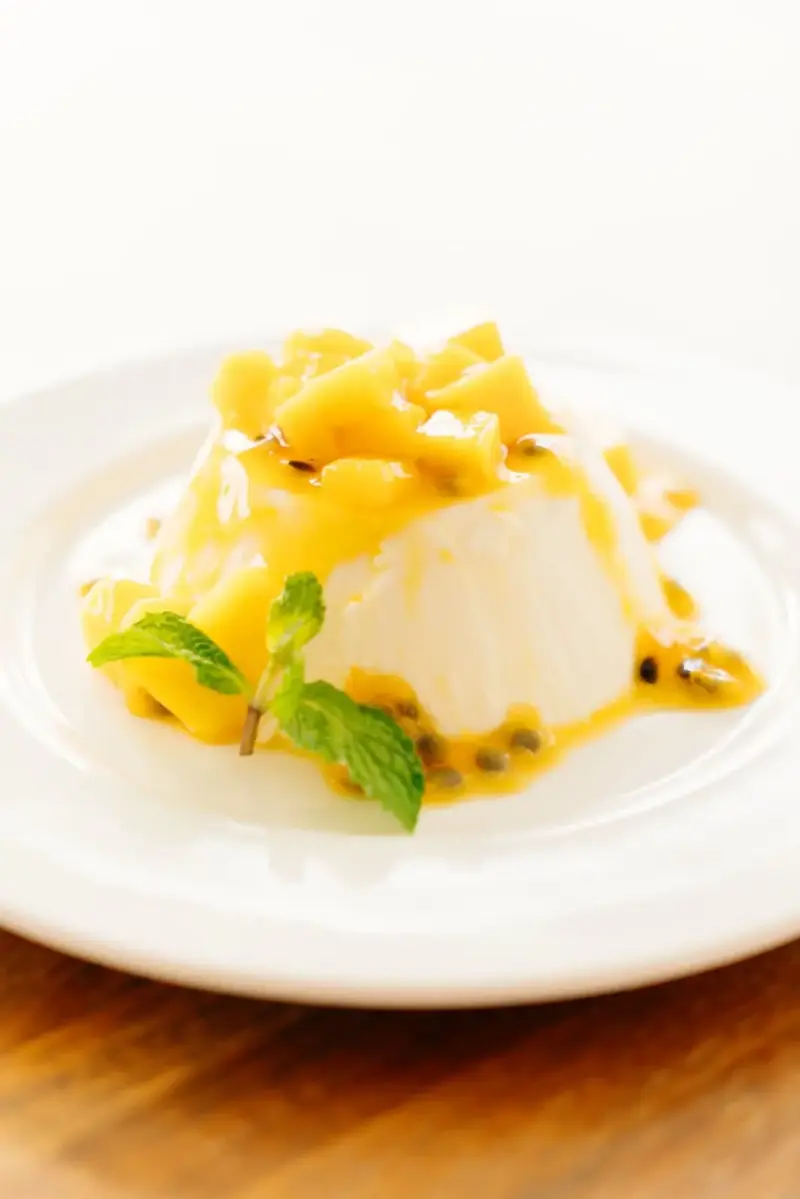 Mango and coconut entremet recipe.