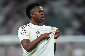 Jamie Carragher reveals why Arsenal are having difficulty signing Vinicius Junior from Real Madrid.