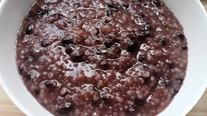 9 món ăn, bài thuốc tốt cho sức khỏe từ đậu đen- Ảnh 2.