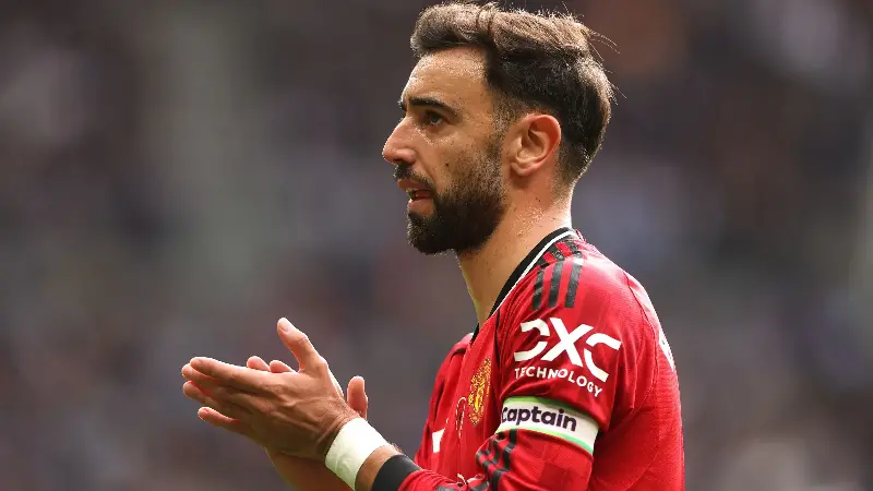 Fernandes told to join Barcelona