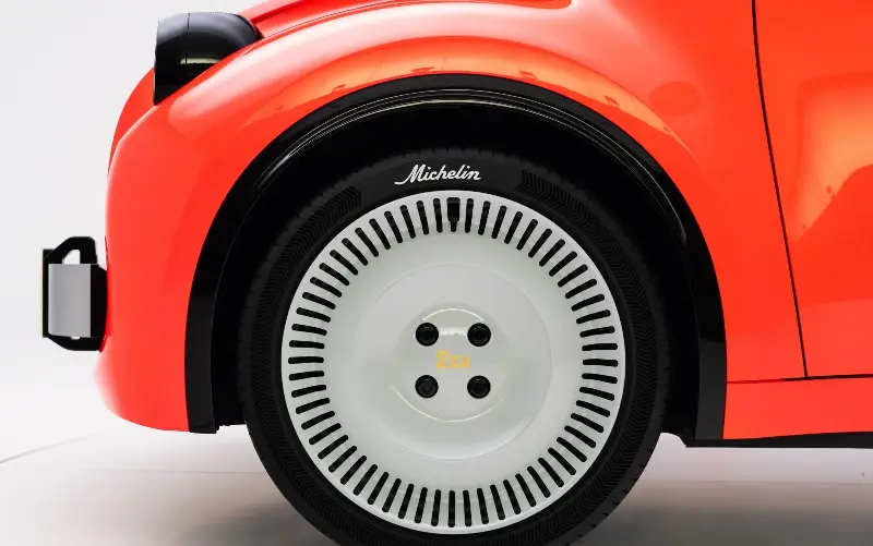 Citroën’s new electric model pays homage to the original with vintage Michelin script on the tyres - Simon Thompson