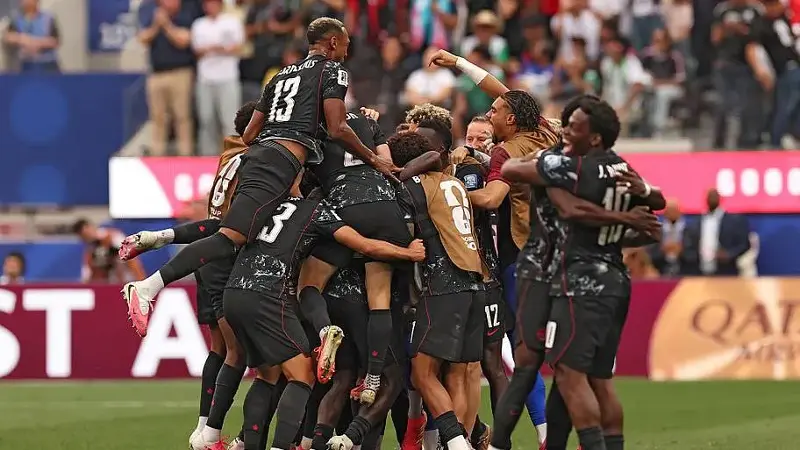 TOPSHOT-FBL-WC-2026-MATCH73-RSA-CAN