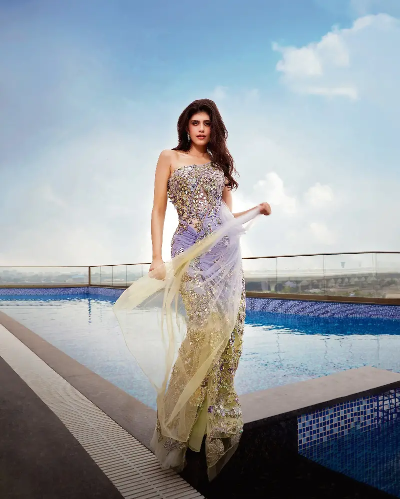 Sanjana Sanghi in Moledro