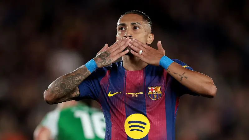 Raphinha staying despite Saudi interest