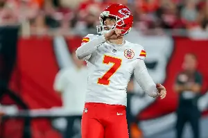 Vahe Gregorian: How to process Harrison Butker’s bizarre night in Chiefs’ loss to Bucs