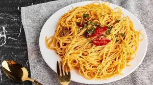 Chef Sanjeev Kapoor’s chilli garlic spaghetti recipe packs big flavour: The 30-minute comfort food you need right now