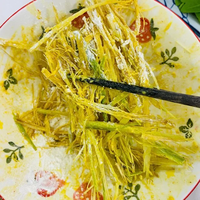 Cách làm đùi gà chiên giòn lắc phô mai dễ làm tại nhà cho trẻ nhỏ mê tít - Ảnh 5.