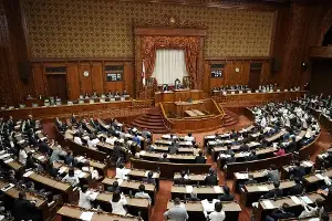 国会議員ボーナス据え置き