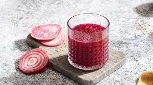 MasterChef Pankaj Bhadouria shares her refreshing and probiotic-rich recipe for beetroot kanji. Here are the steps