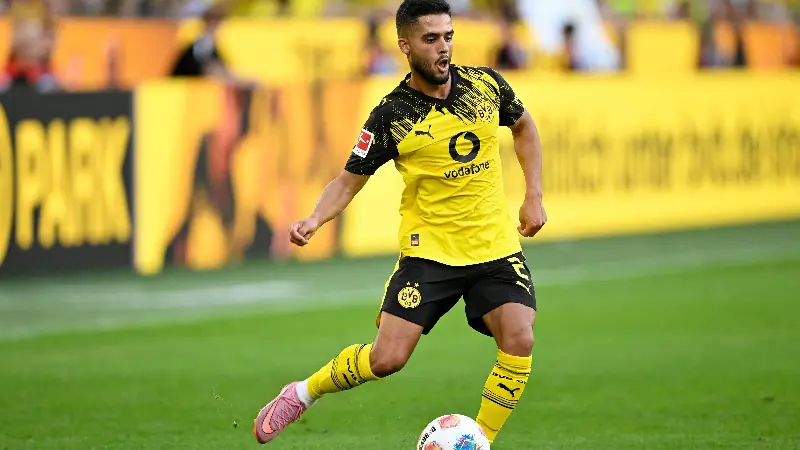 BVB, Rumour: A new report refutes the speculation surrounding Yan Couto.