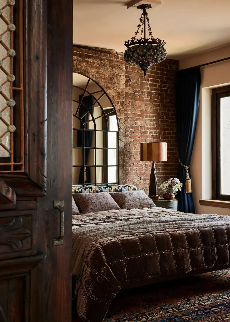 There are so many different textures and fabrics in this space, yet none feel competitive with one another.Nicole Franzen. Design: Evan Edwards