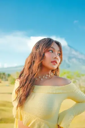 Carmelle Embraces ‘Morena’ Beauty in New Single
