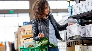 Shop like a heart surgeon: Dr Jeremy London shares what you should focus on while buying groceries