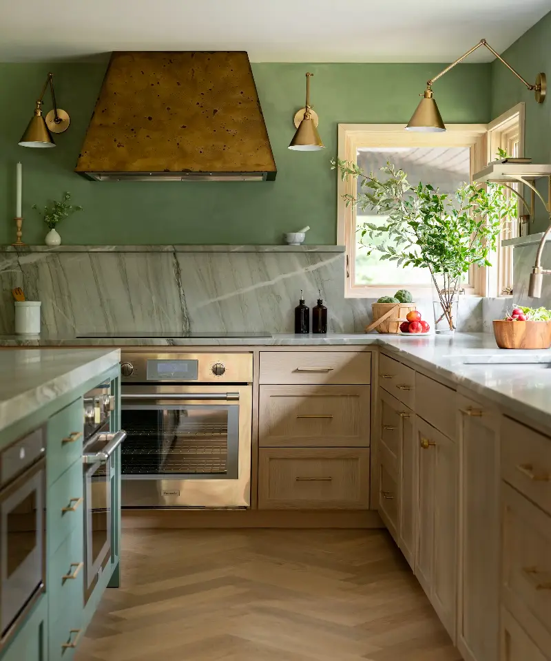Here, Baxter Hill Interiors used rift-sawn white oak for the main kitchen cabinets and painted MDF for the island and pantry. (Image credit: Studio Nicholas Venezia/ Baxter Hill Interiors x Halsey Works Architects/JR Maxwell Builders)