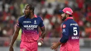 Jofra Archer fumes at Riyan Parag for not giving him the desired field; Gets Priyansh Arya four balls later