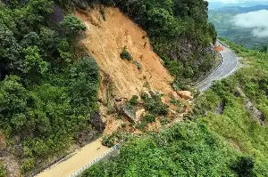 Ba Tô commune police warn of landslide risk during the rainy season.