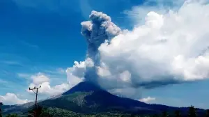 Mount Lewotobi Erupts This Morning, Spewing Volcanic Ash
