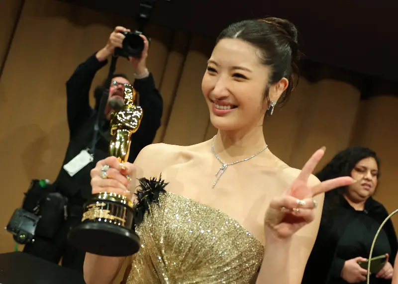 Ejae with her Academy Award (AFP/Getty)