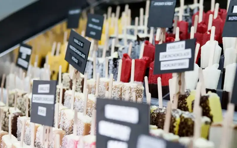 Discover interesting ice cream and sorbet popsicle flavours at Olufs Is
