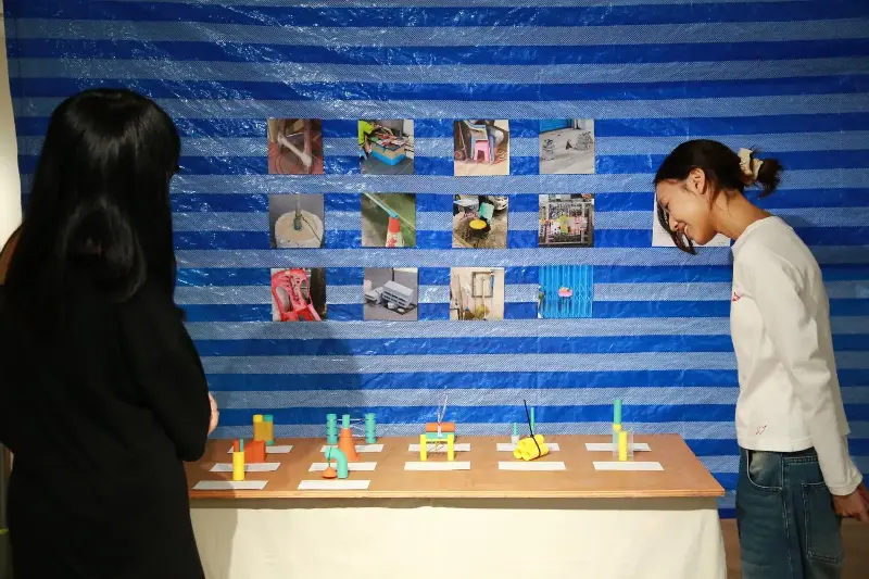 The first section of the exhibition presents photos of objects that have been creatively fixed.
