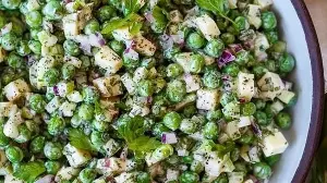 Tarla Dalal's protein-rich 'paneer aur hare chane ka salad' recipe is quick and easy: Takes just 15 minutes