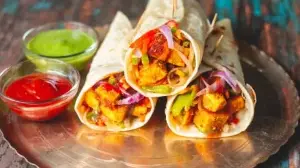 Make This Healthy Paneer Kathi Roll Recipe for a Protein-Packed, Flavourful Meal Perfect for A Weight Loss Meal at Home
