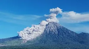 Mount Semeru Erupts Four Times, Rumbling Heard by Residents