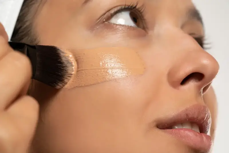 How you apply the makeup is fundamental to the setting of the products.